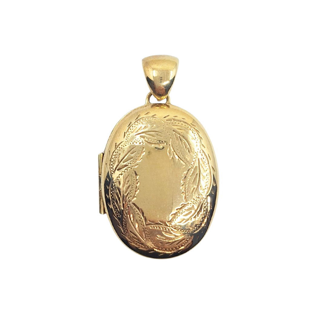 9ct Yellow Gold Oval Engraved Locket