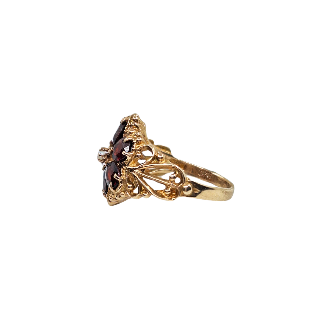 9ct Yellow Gold Garnet Cluster Ring