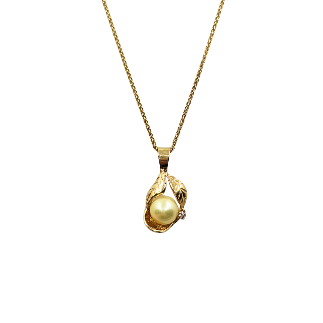 14ct Yellow Gold Faux Pearl Leaf Necklace
