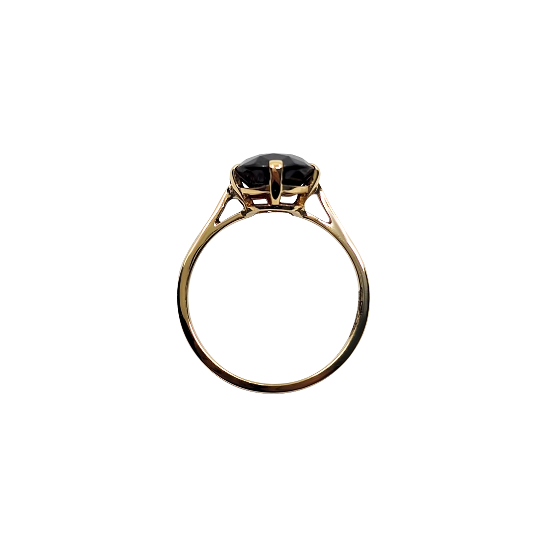 18ct Yellow Gold Garnet Solitaire Ring