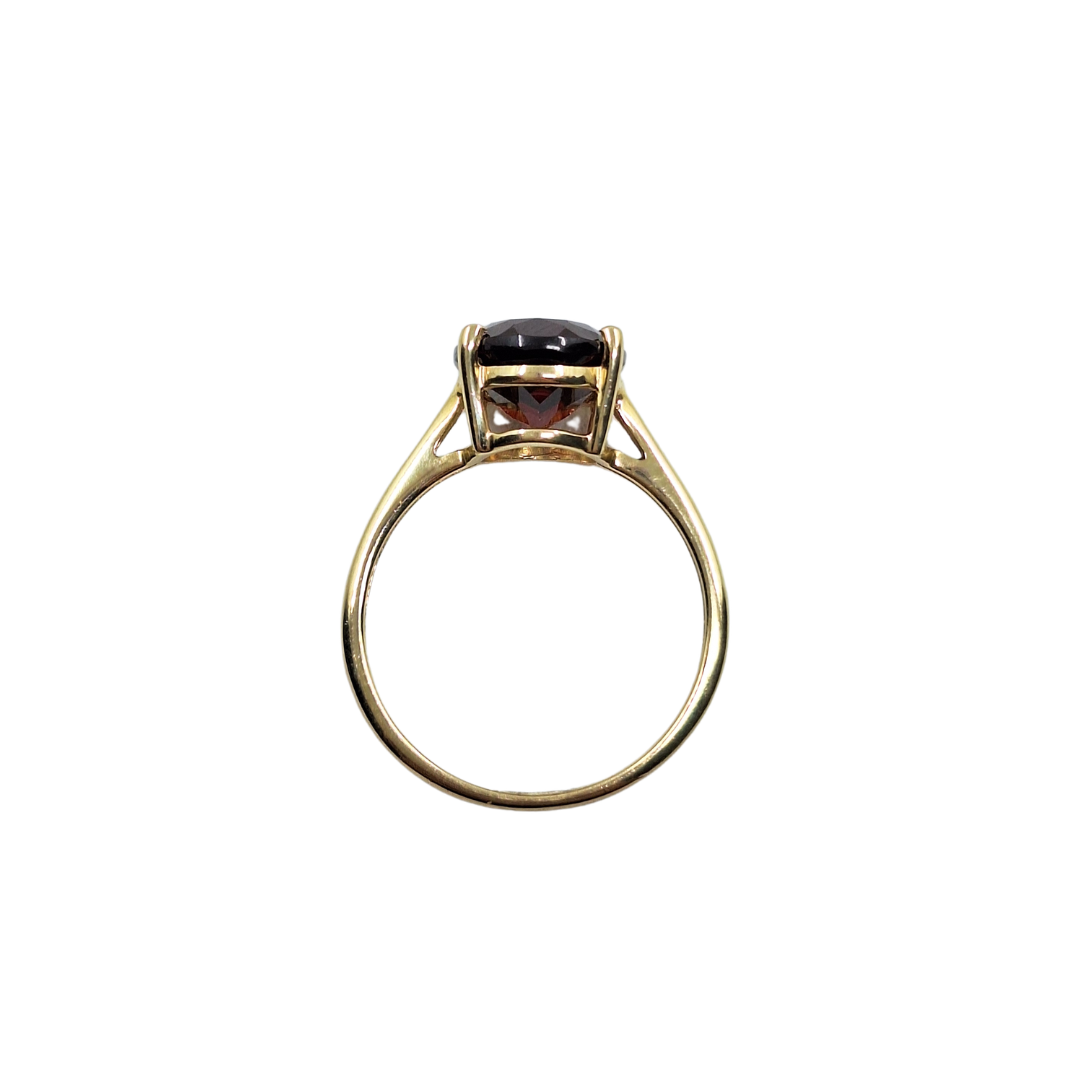 9ct Yellow Gold Garnet Solitaire Ring