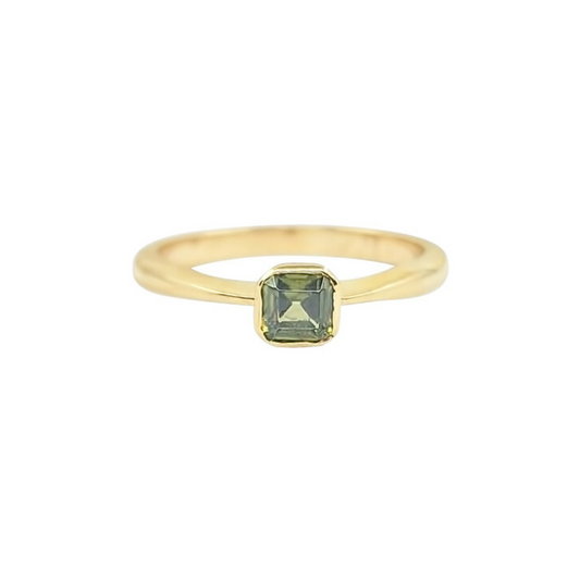 9ct Yellow Gold Peridot Solitaire Ring