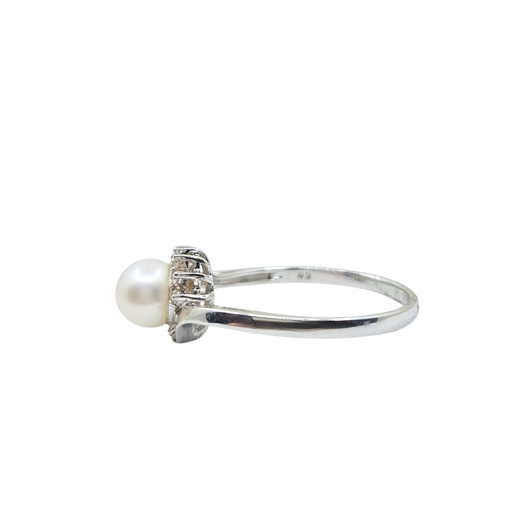 9ct White Gold White Pearl & Diamond Ring