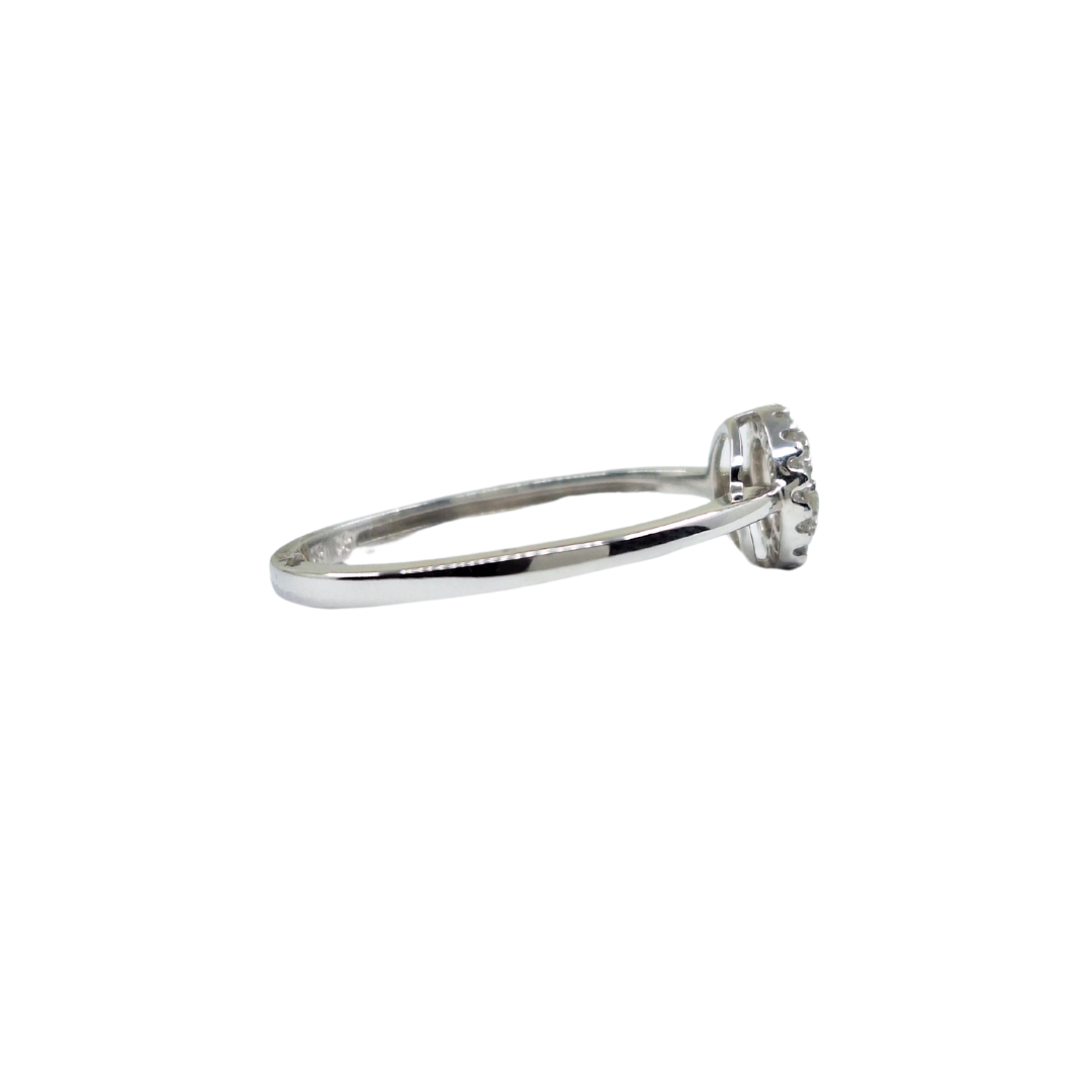 9ct White Gold Emerald & Diamond Cluster Ring