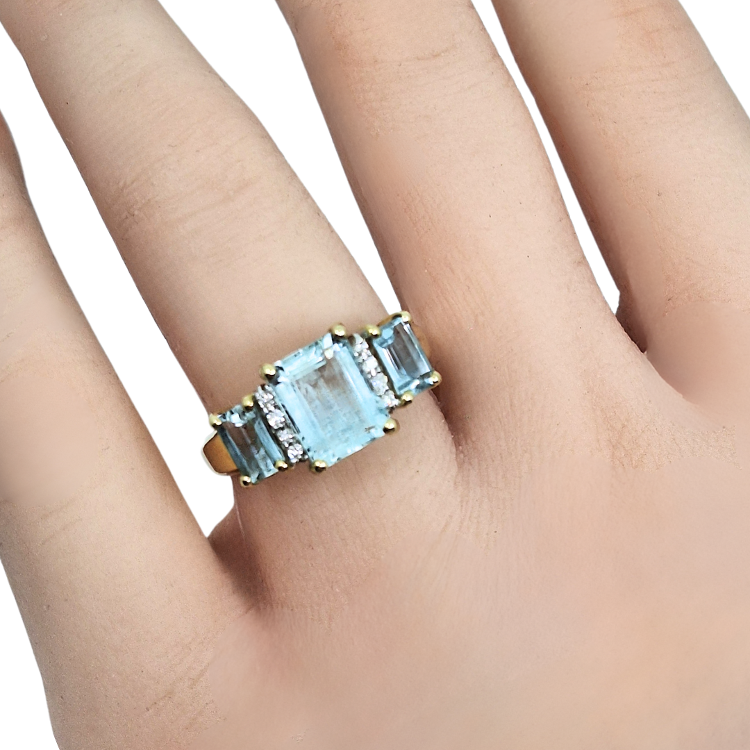 9ct Yellow Gold Aquamarine and Diamond Ring