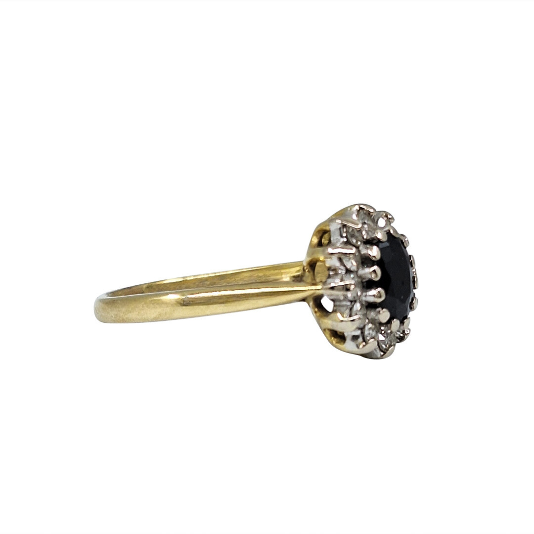 18ct Yellow Gold Sapphire & Diamond Ring