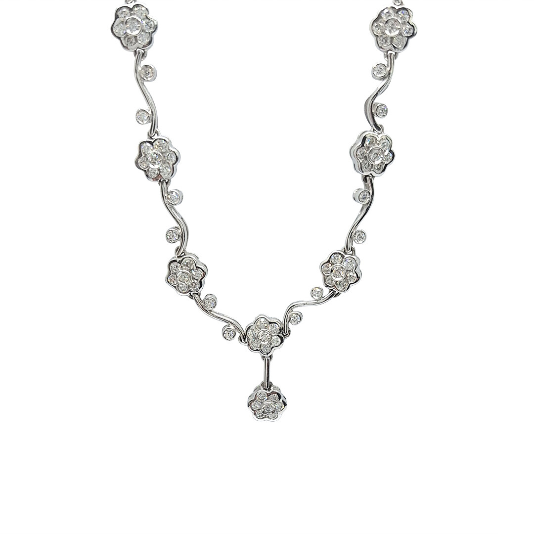 18ct White Gold Diamond Flower Design Necklace