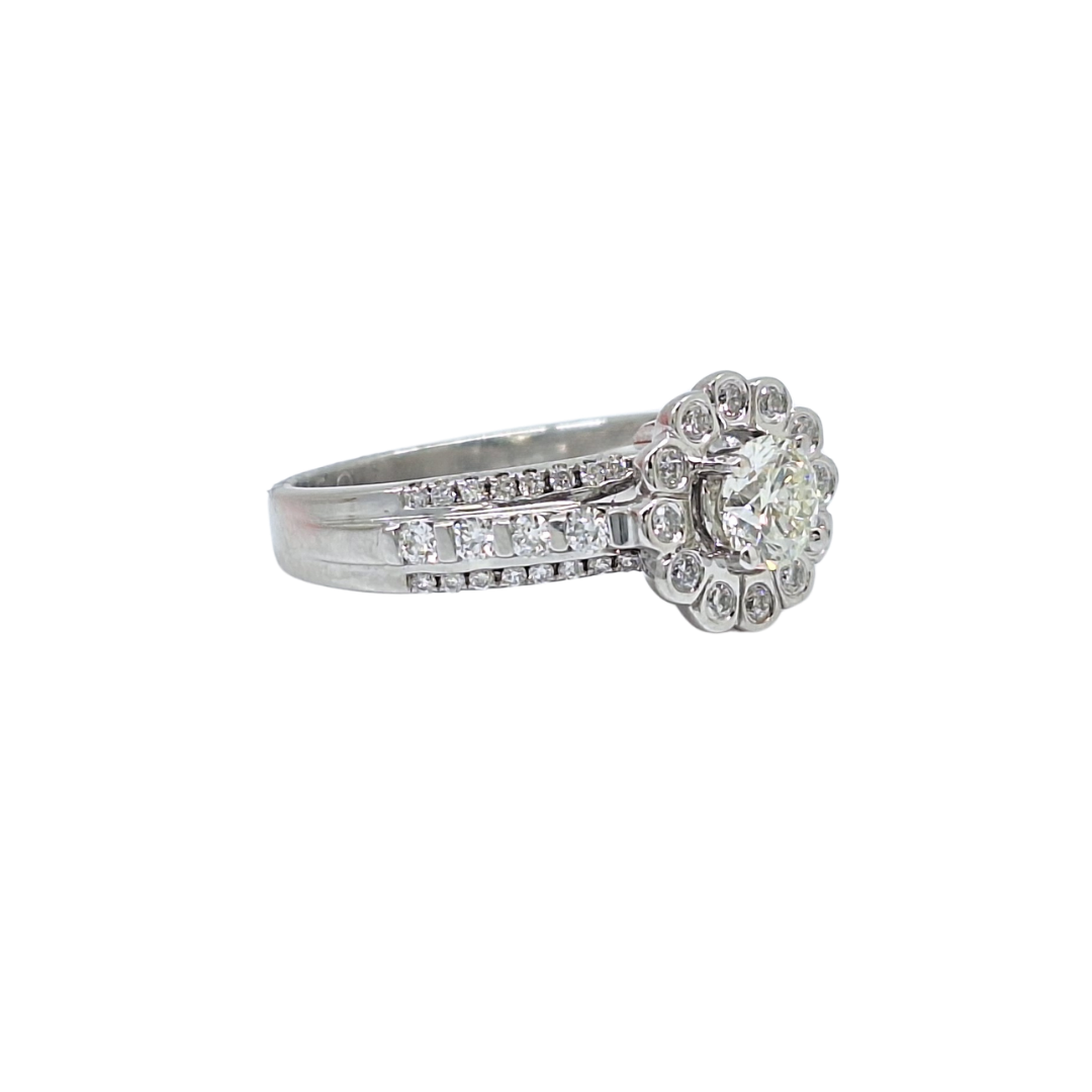 18ct White Gold Diamond Cluster Ring