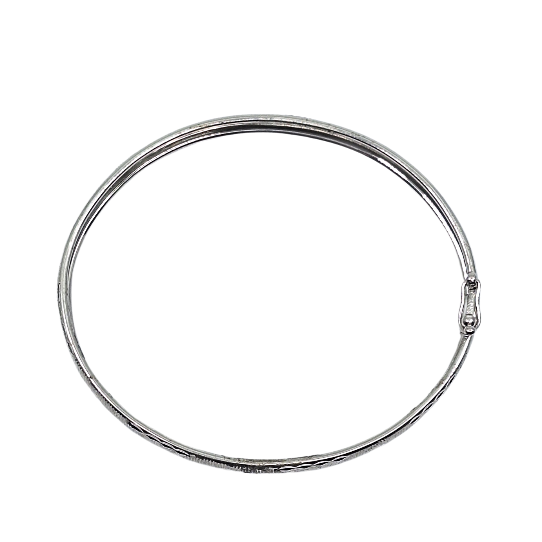 9ct White Gold Engraved Hinged Bangle