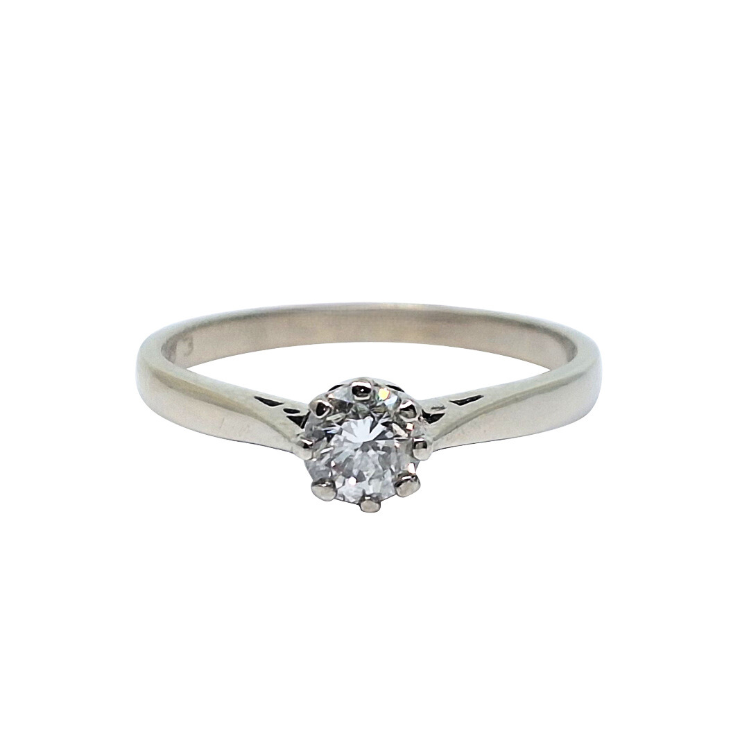 18ct White Gold Diamond Solitaire Ring