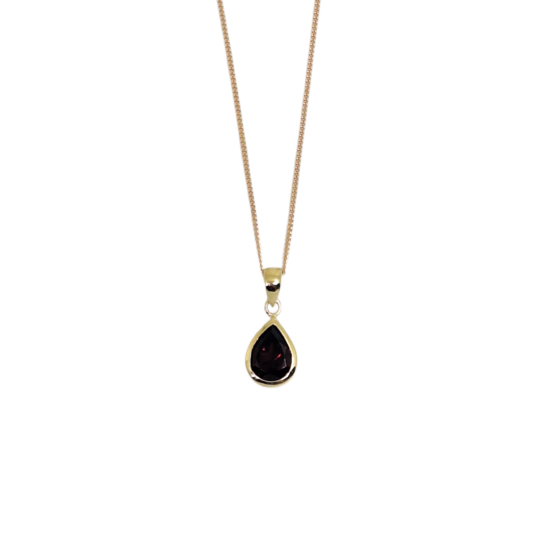 9ct Yellow Gold Garnet Pendant