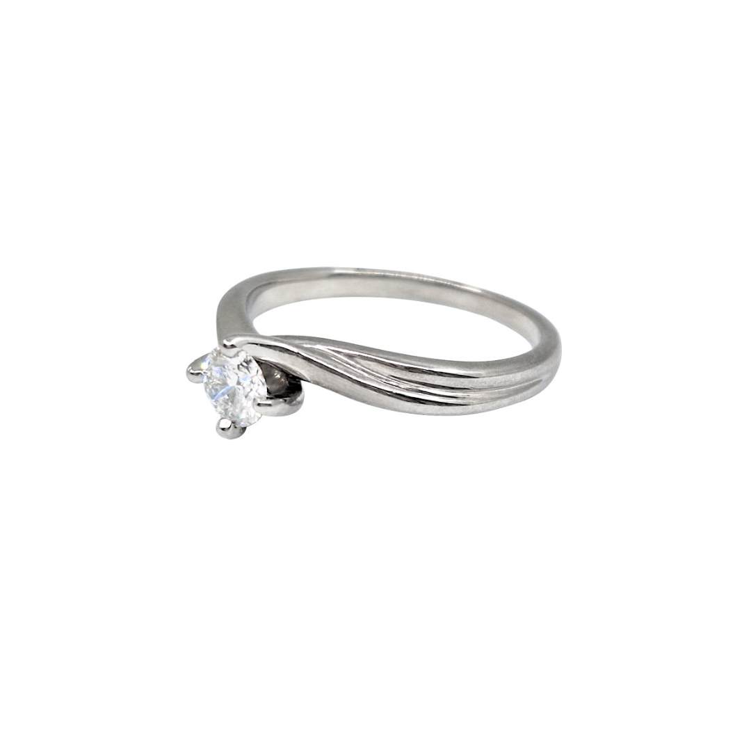 18ct White Gold Diamond Twist Solitaire Ring