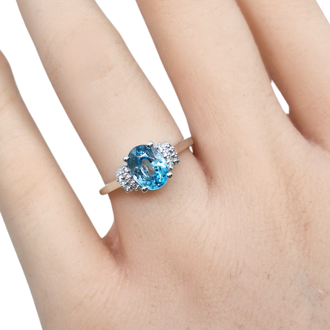 9ct White Gold Blue Zircon Ring