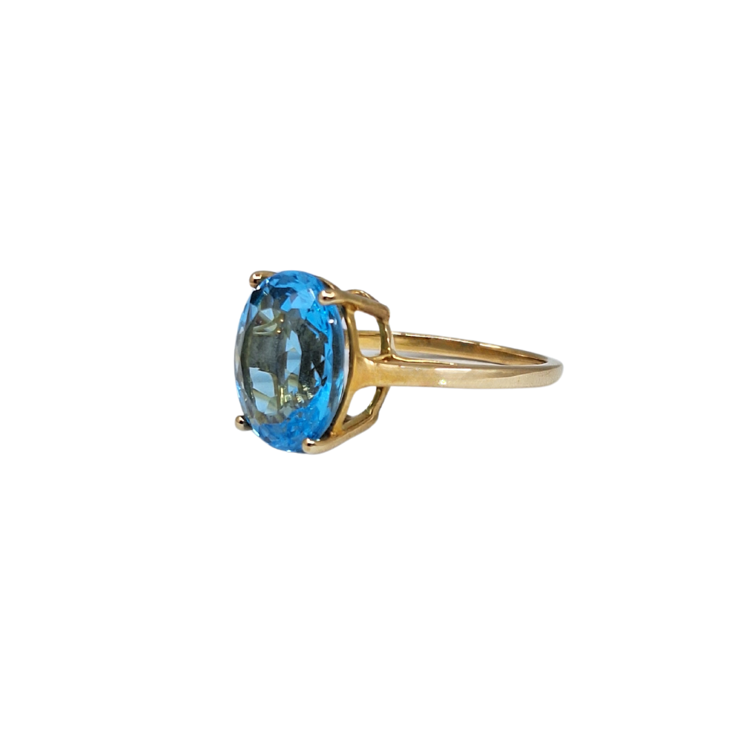 9ct Yellow Gold Blue Topaz Ring