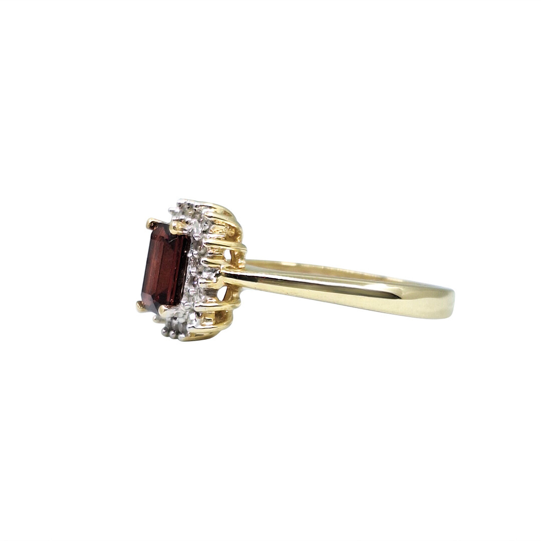 9ct Yellow Gold Garnet & Diamond Dress Ring