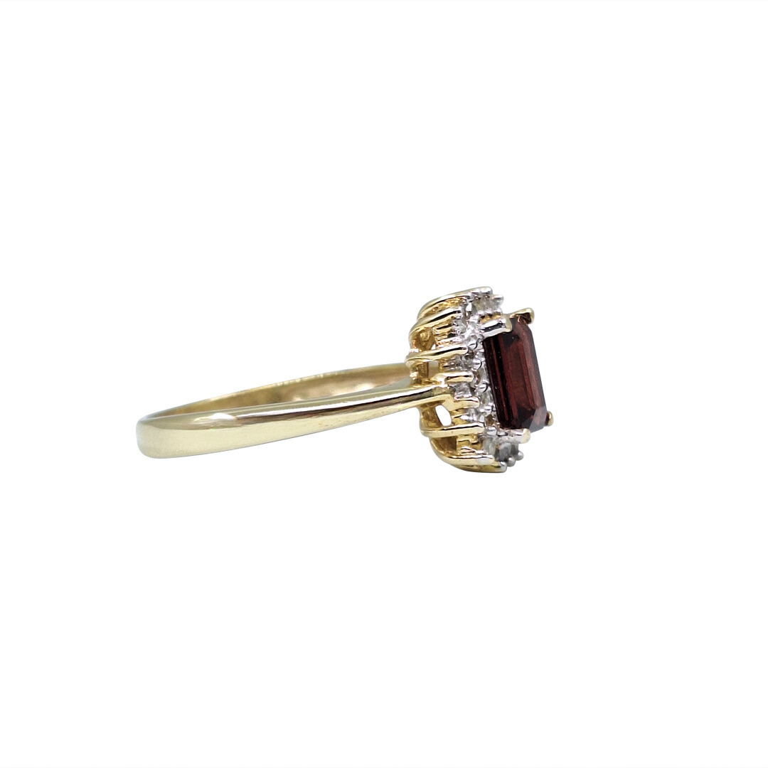 9ct Yellow Gold Garnet & Diamond Dress Ring