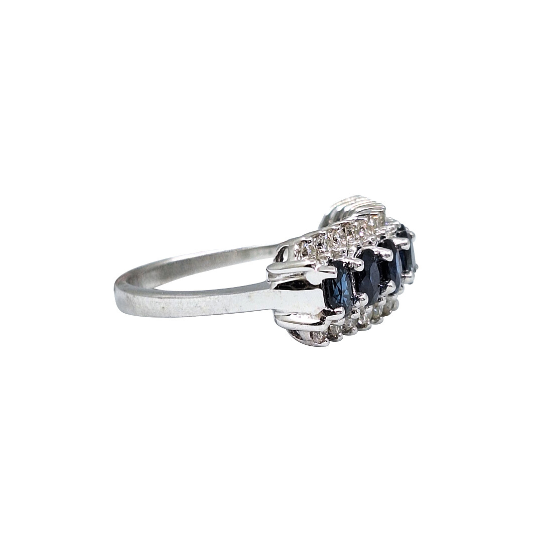 18ct White Gold Sapphire & Diamond Ring