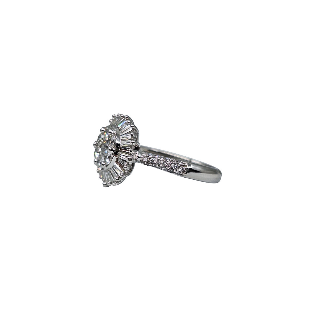 18ct White Gold Diamond Cluster Ring