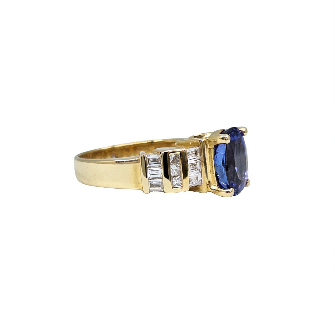 18ct Yellow Gold Tanzanite & Diamond Ring