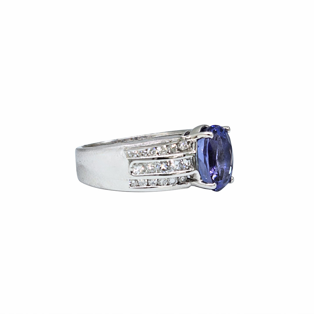 18ct White Gold Tanzanite & Diamond Ring