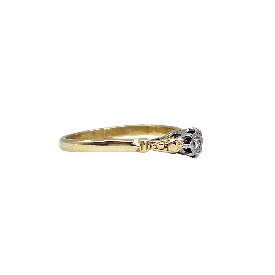 18ct Yellow Gold Diamond Ring