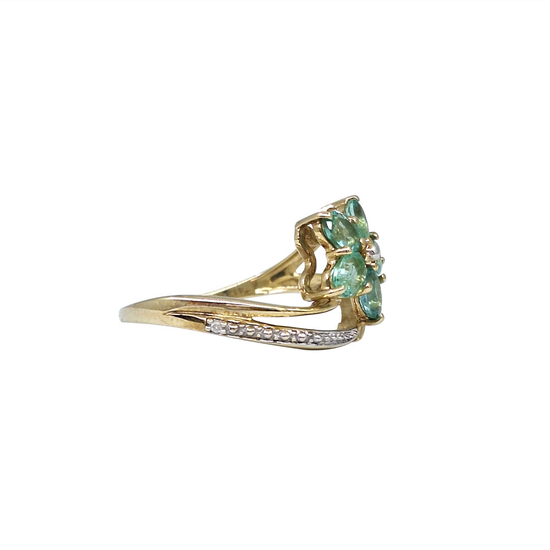 9ct Yellow Gold Green Stone Flower Ring