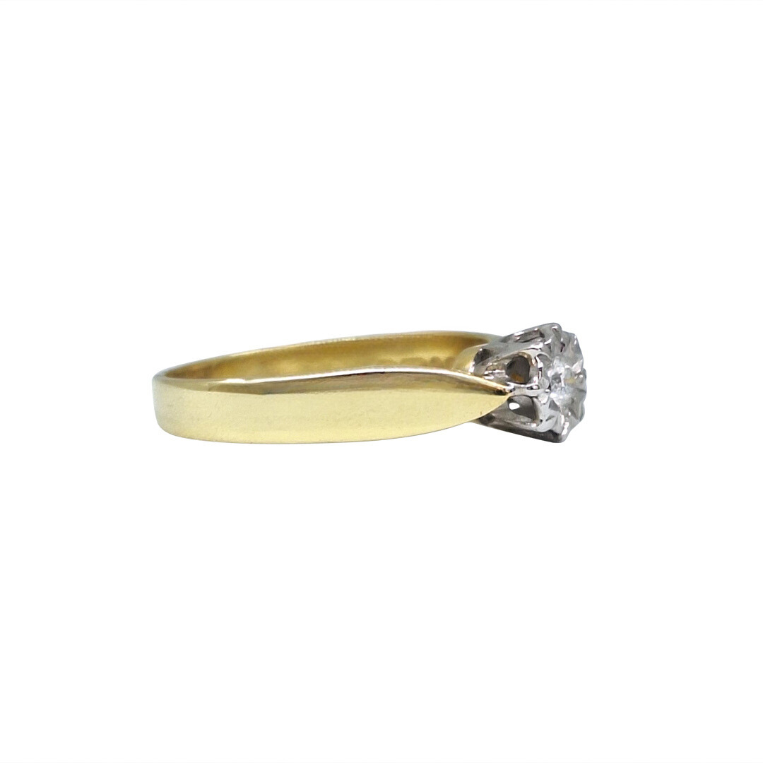 18ct Yellow Gold illusion Set Diamond Solitaire Ring