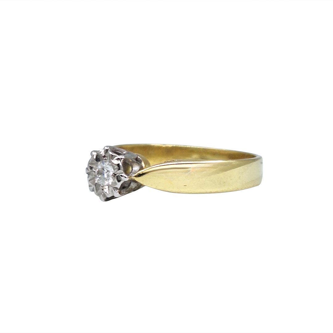 18ct Yellow Gold illusion Set Diamond Solitaire Ring