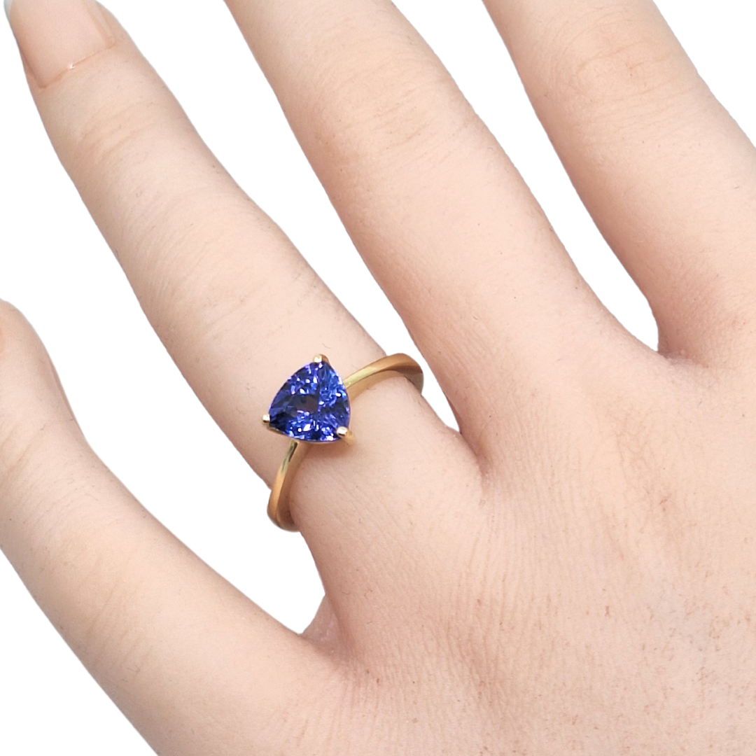 18ct Yellow Gold Tanzanite Ring